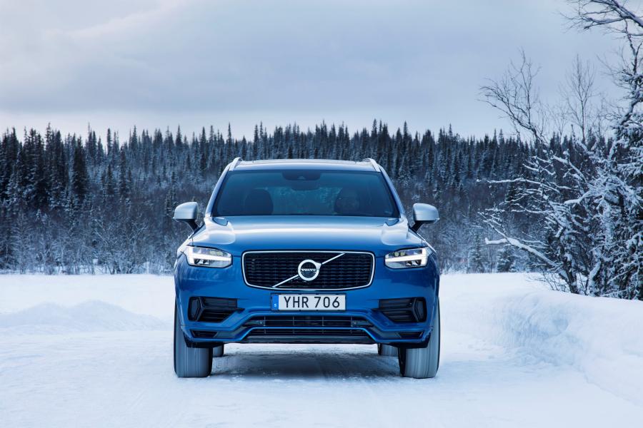  Volvo XC90 T8 R-Design 2016 года  (фото 7 из 32)